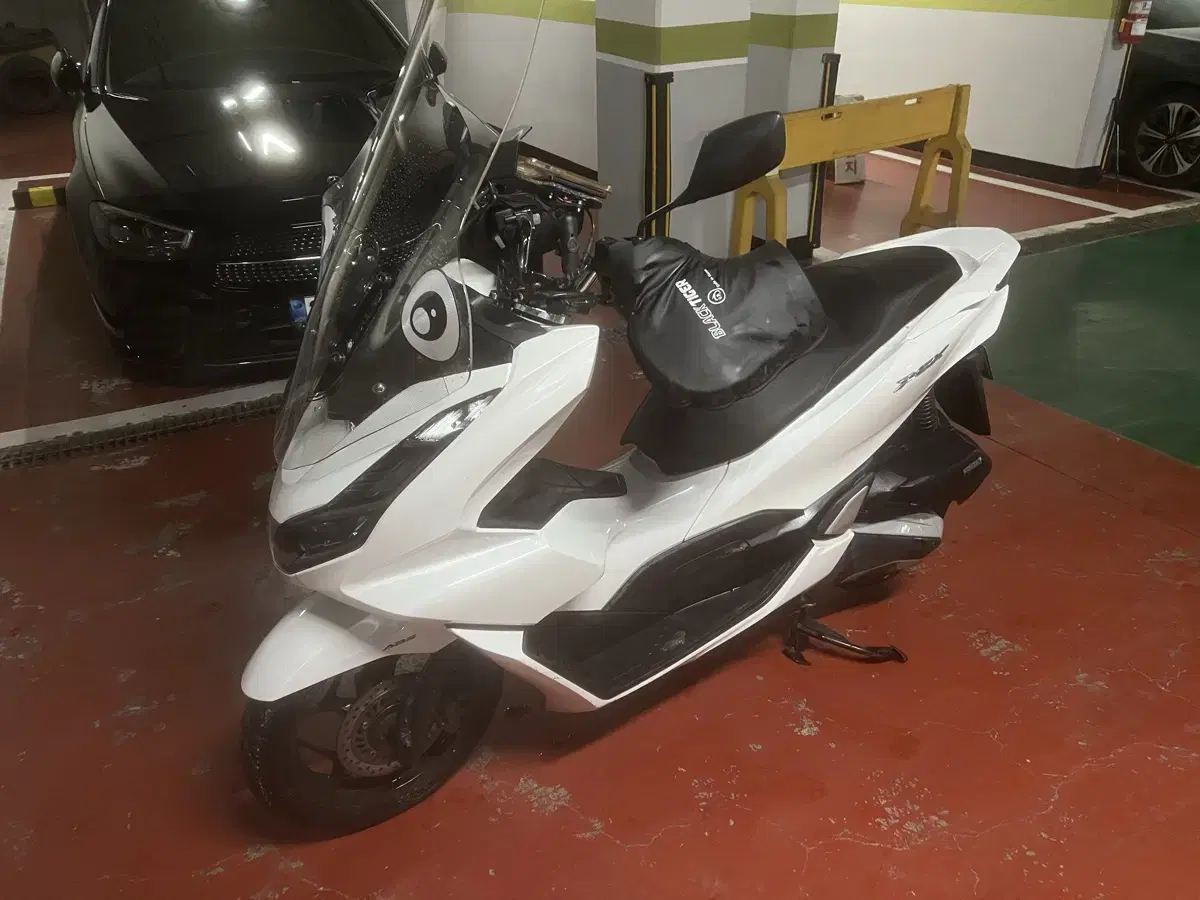 Pcx125 abs 22년식 팝니다.